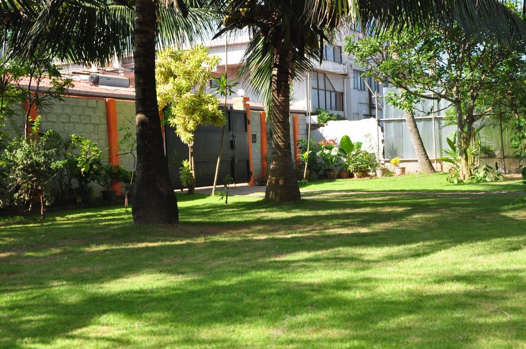 Sugandi Inn Kochchikade Exterior photo
